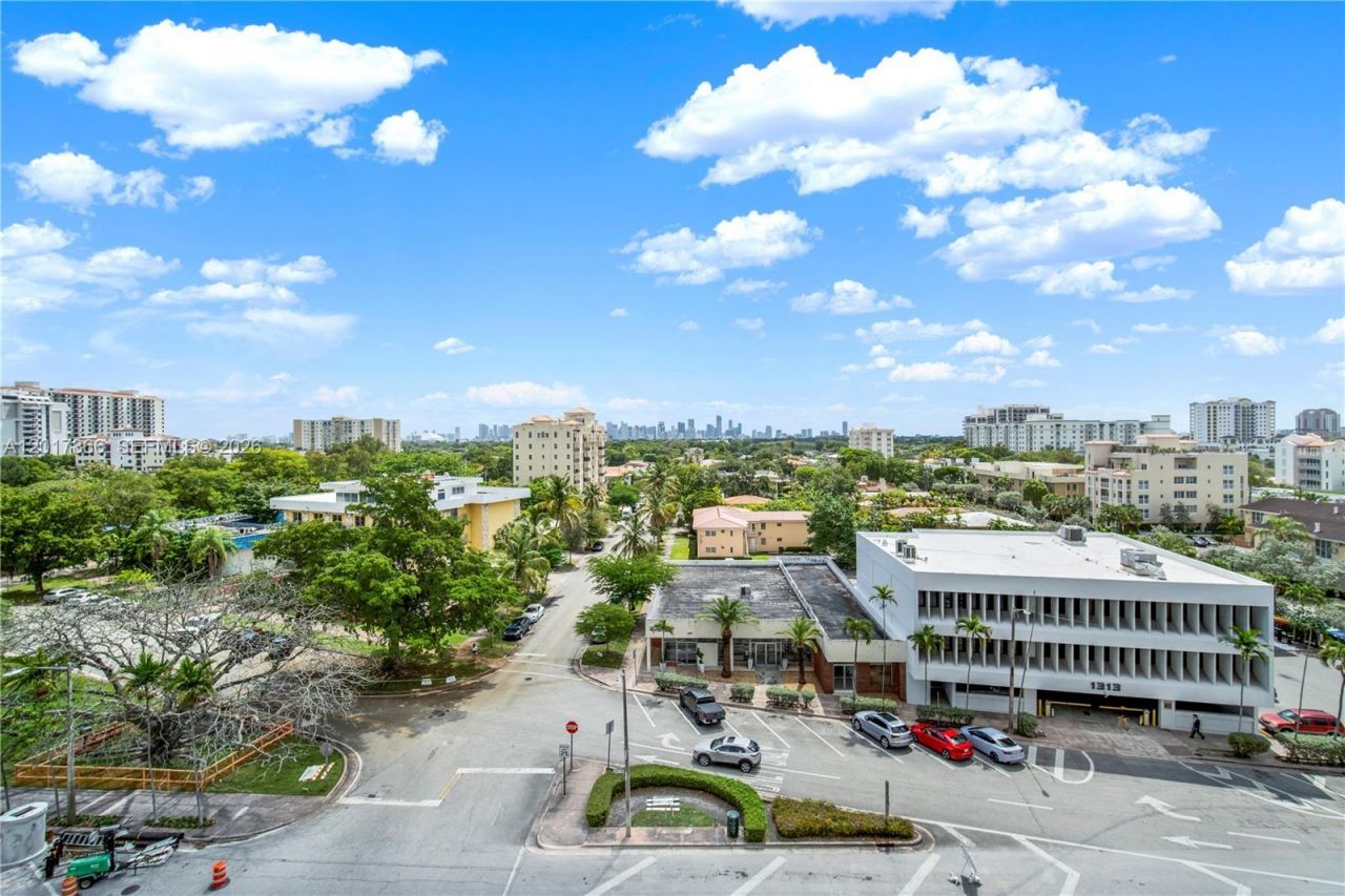 1300 Ponce De Leon Blvd , Unit 703, Coral Gables, FL 33134 Photo