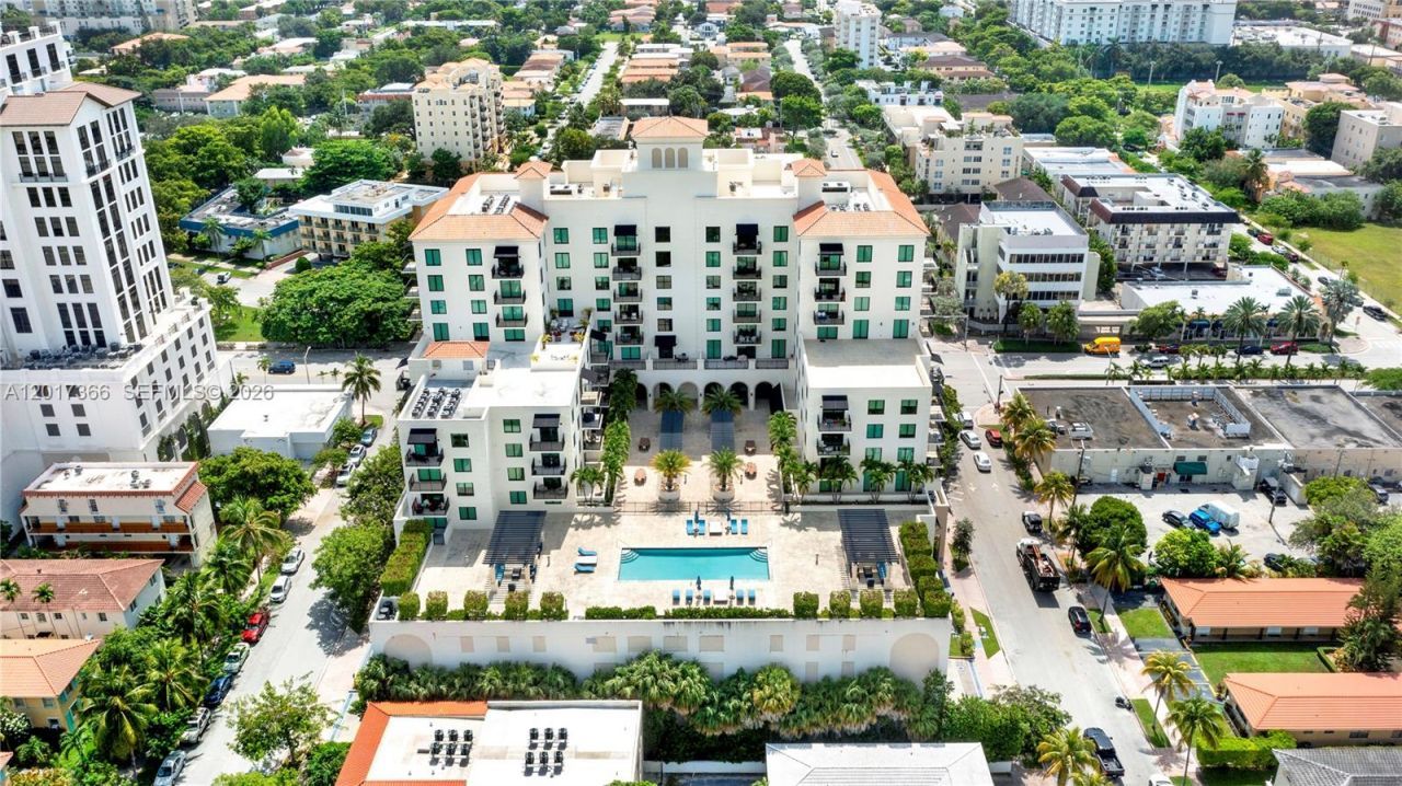 1300 Ponce De Leon Blvd , Unit 703, Coral Gables, FL 33134 Photo