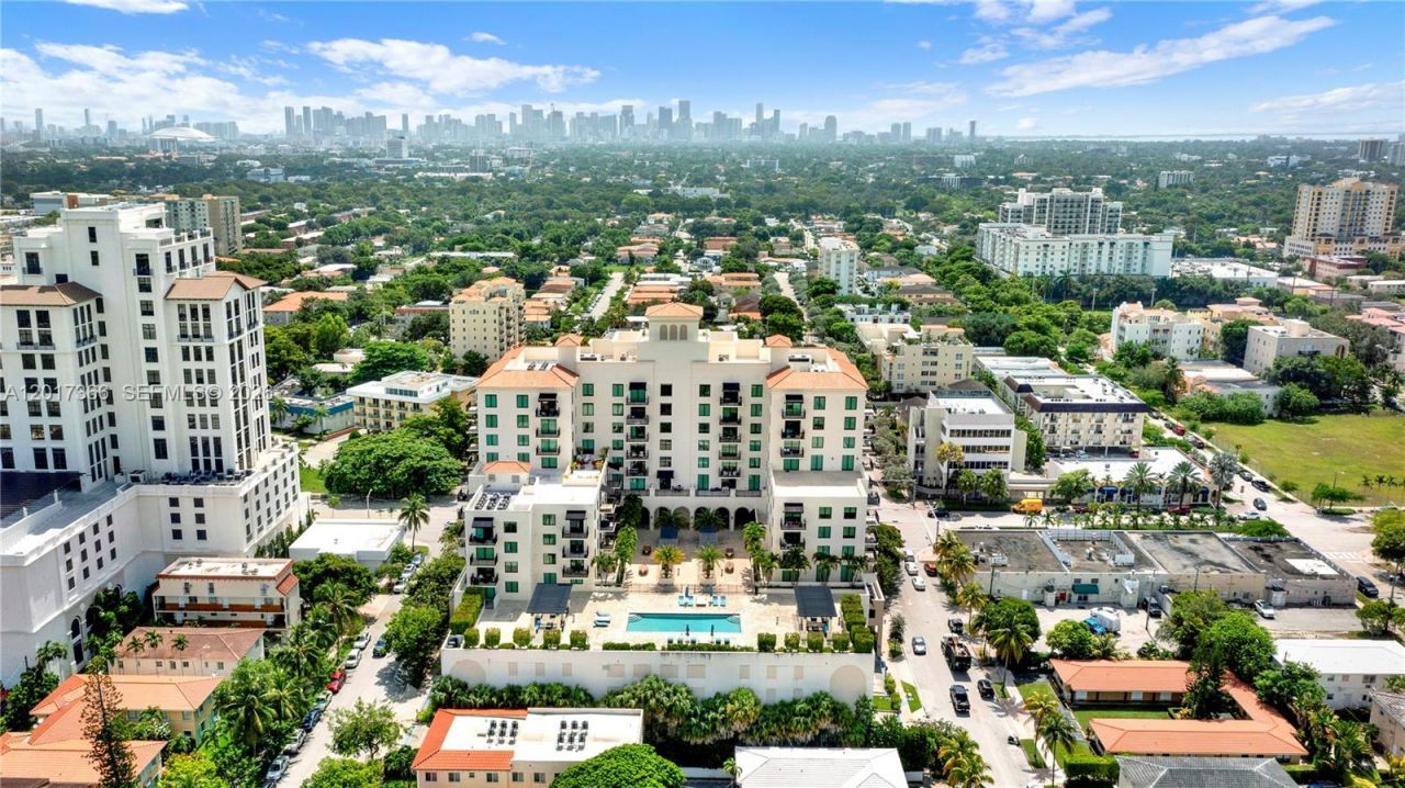 1300 Ponce De Leon Blvd , Unit 703, Coral Gables, FL 33134 Photo