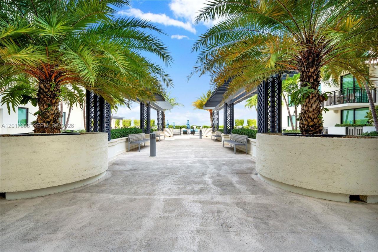 1300 Ponce De Leon Blvd , Unit 703, Coral Gables, FL 33134 Photo