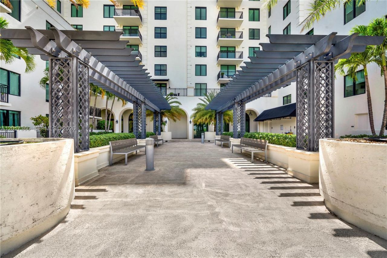 1300 Ponce De Leon Blvd , Unit 703, Coral Gables, FL 33134 Photo