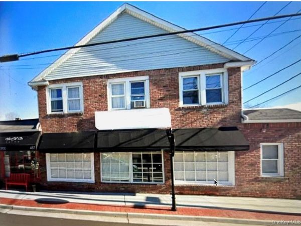 487 Lake Ave , Saint James, NY 11780
