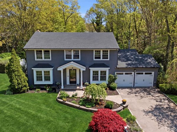 14 Long Acre Lane, Dix Hills, NY 11746