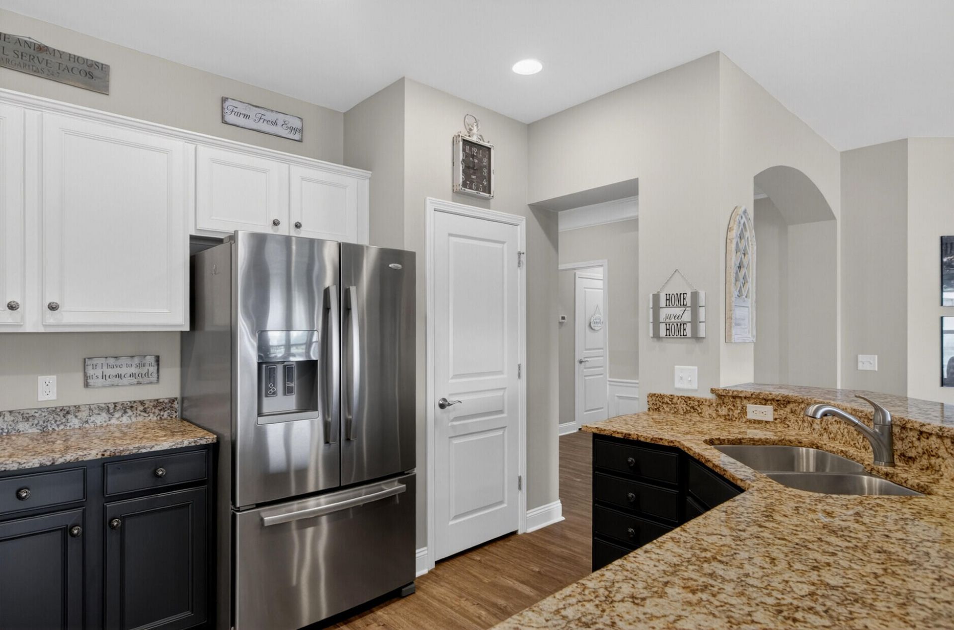 510 Tranquil Waters Way Photo 17
