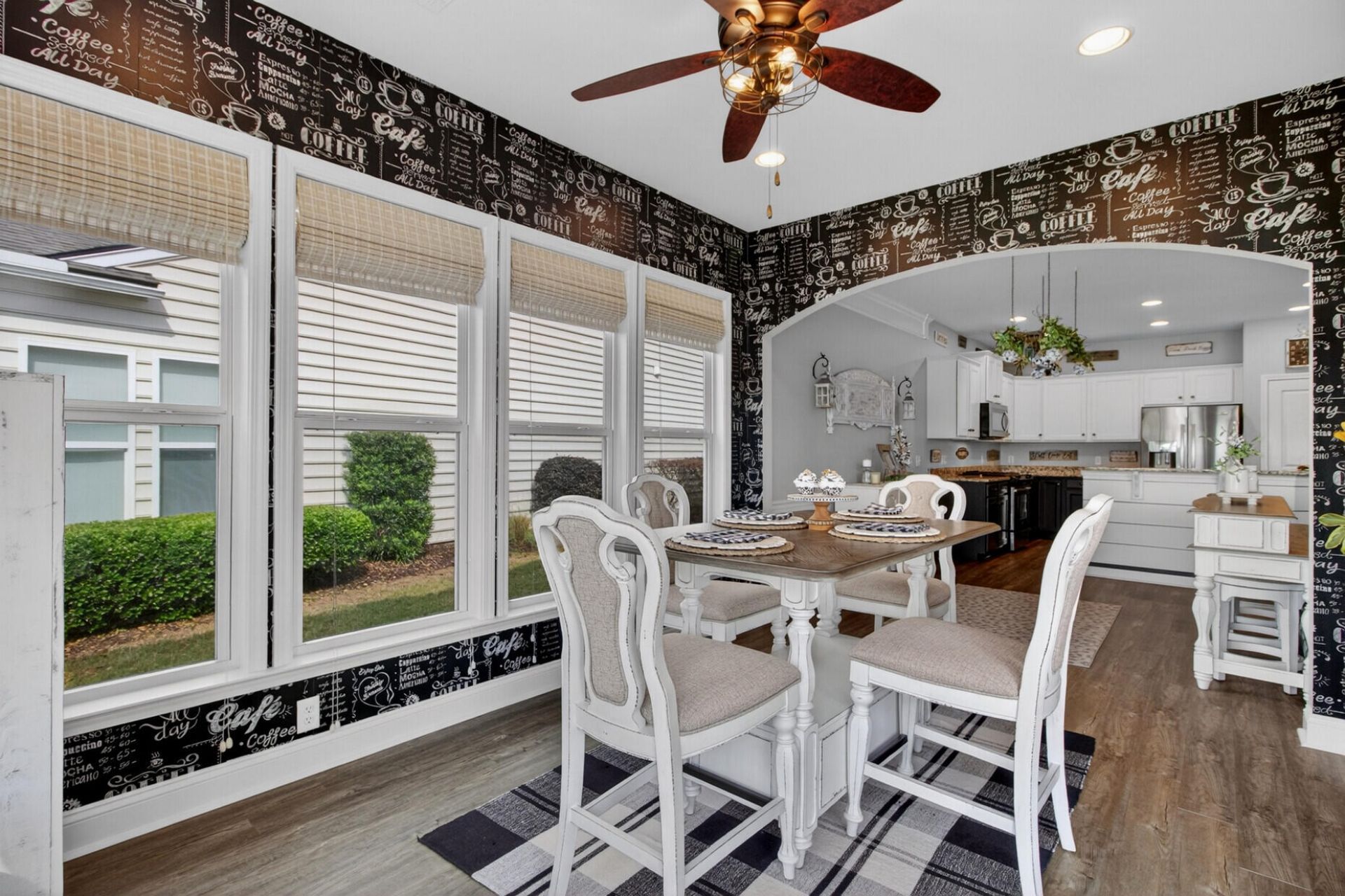 510 Tranquil Waters Way Photo 22