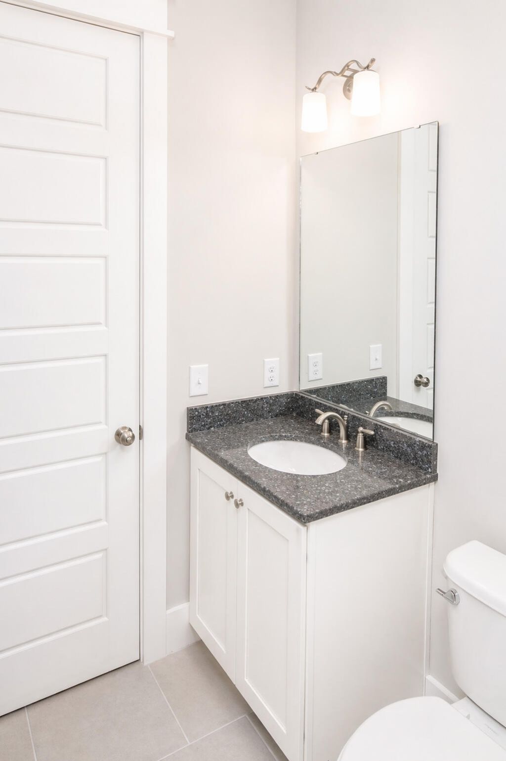 2584 Josiah Street Photo 11