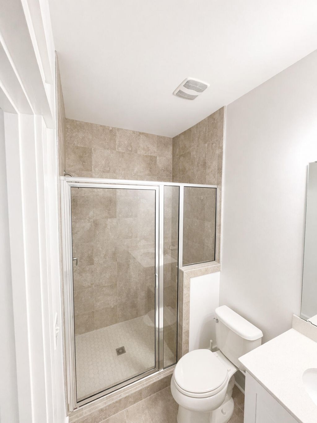 2584 Josiah Street Photo 24