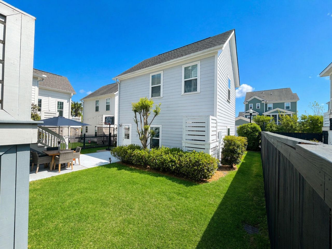 2584 Josiah Street Photo 25