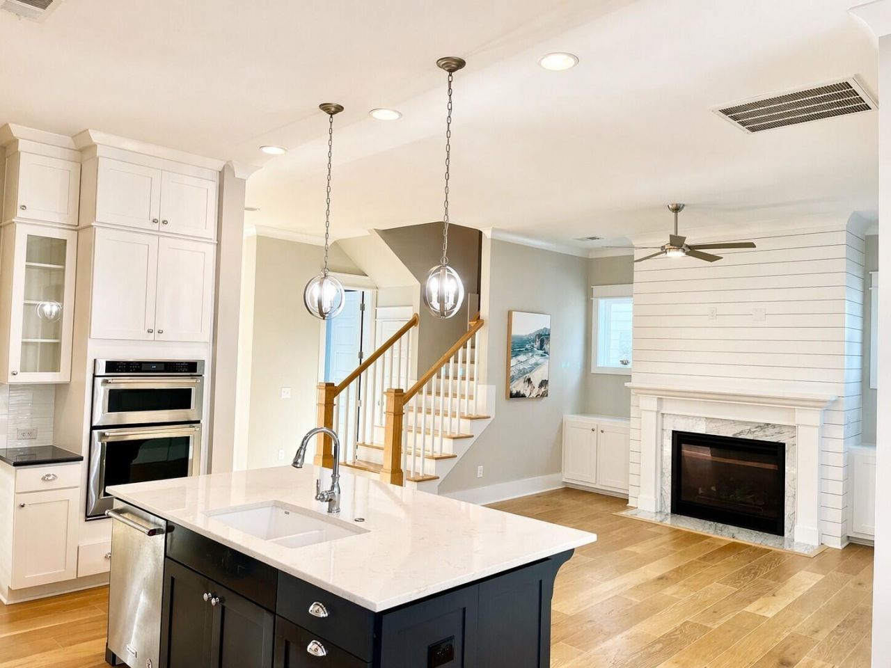 2584 Josiah Street Photo 8