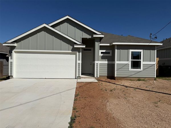 861 Pine LN, Cottonwood Shores, TX 78657