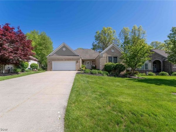 395 White Spruce Drive , Macedonia, OH 44056