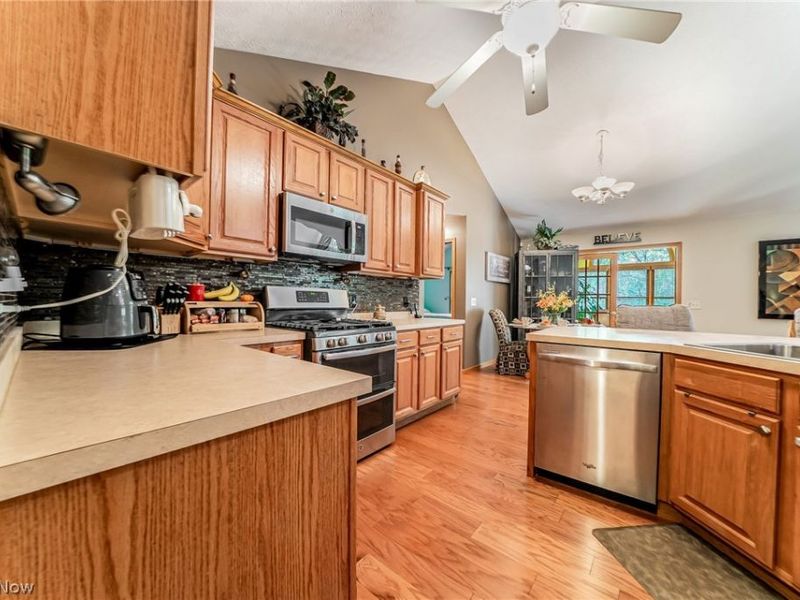 395 White Spruce Drive, Macedonia, OH 44056 Photo 10
