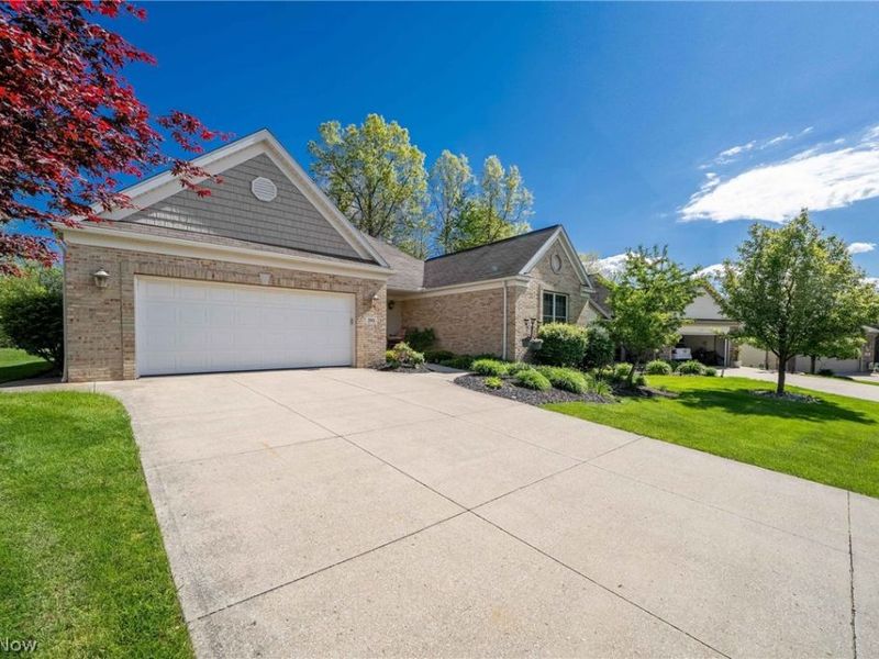 395 White Spruce Drive, Macedonia, OH 44056 Photo 3
