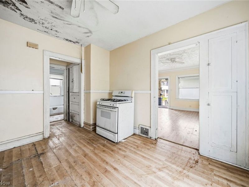 4150 E 142nd Street, Cleveland, OH 44128 Photo 11