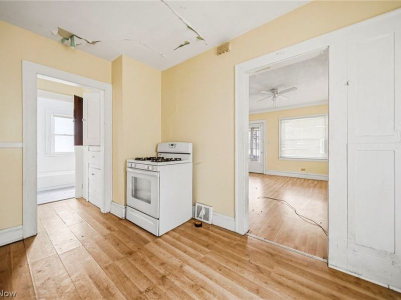 4150 E 142nd Street, Cleveland, OH 44128 Photo 16