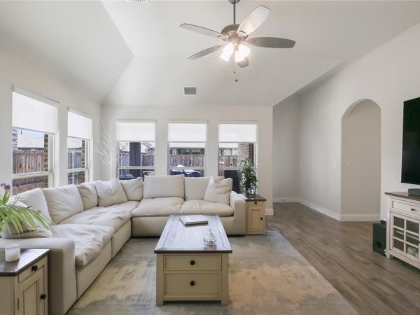 1316 Stoneleigh Place, Aubrey, TX 76227