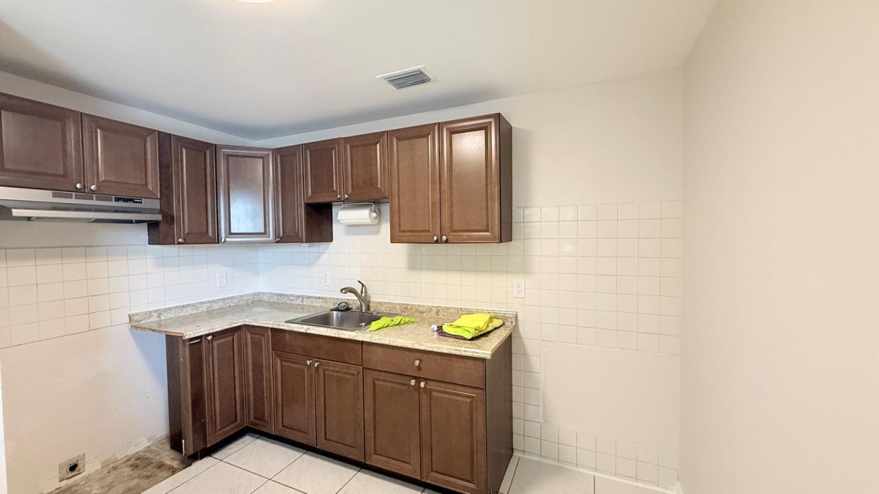 501 W Kalmia Drive, Unit 4, West Palm Beach, FL 33403 Photo