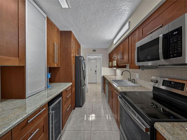 4702 Fountains Drive S, Greenacres, FL 33467