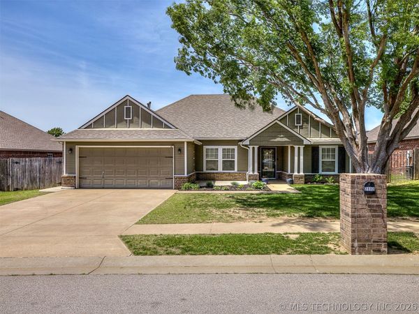 2112 S Javine Court , Skiatook, OK 74070
