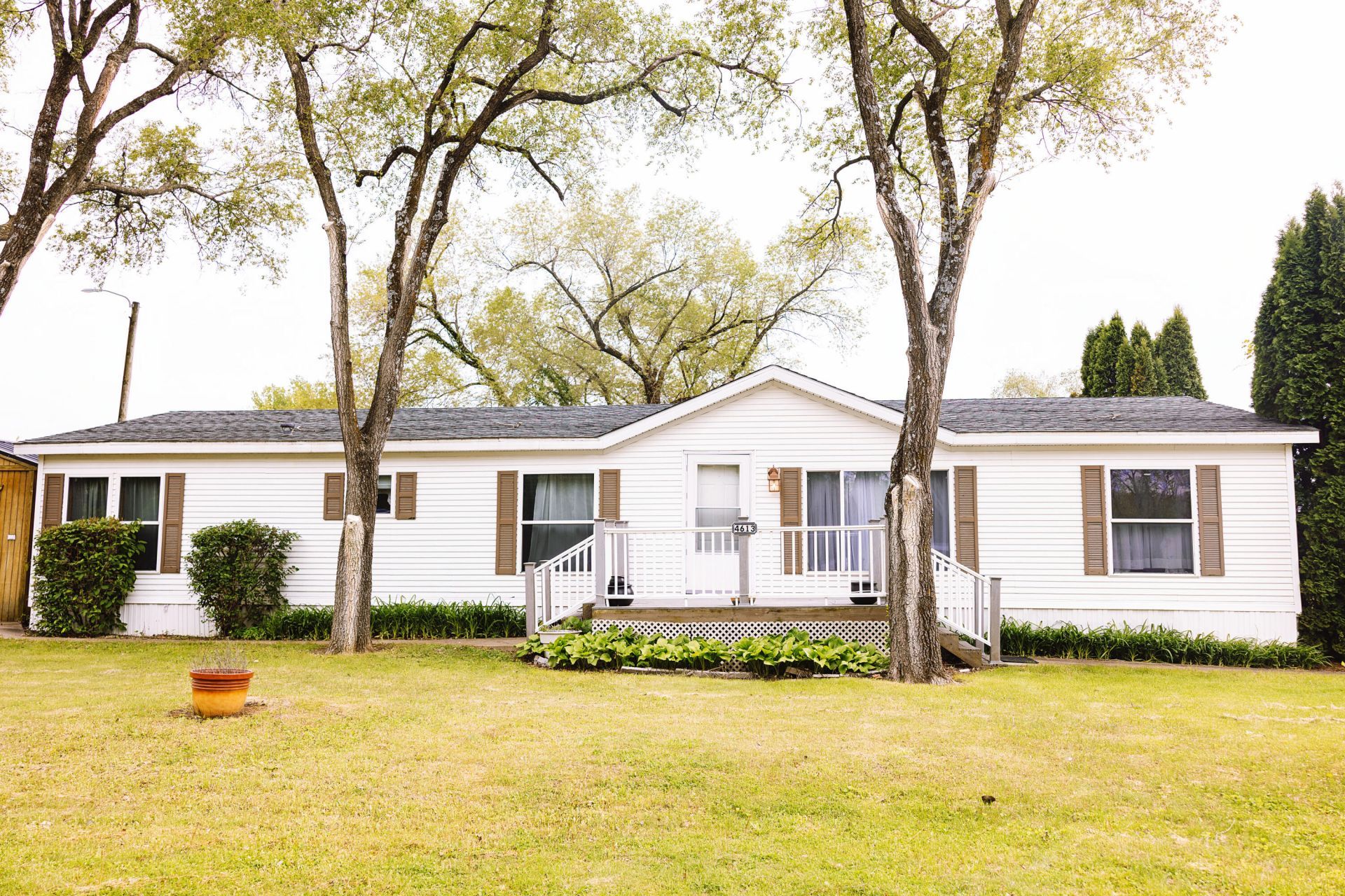 4613 Clover St, Muscatine, IA 52761 Main Photo