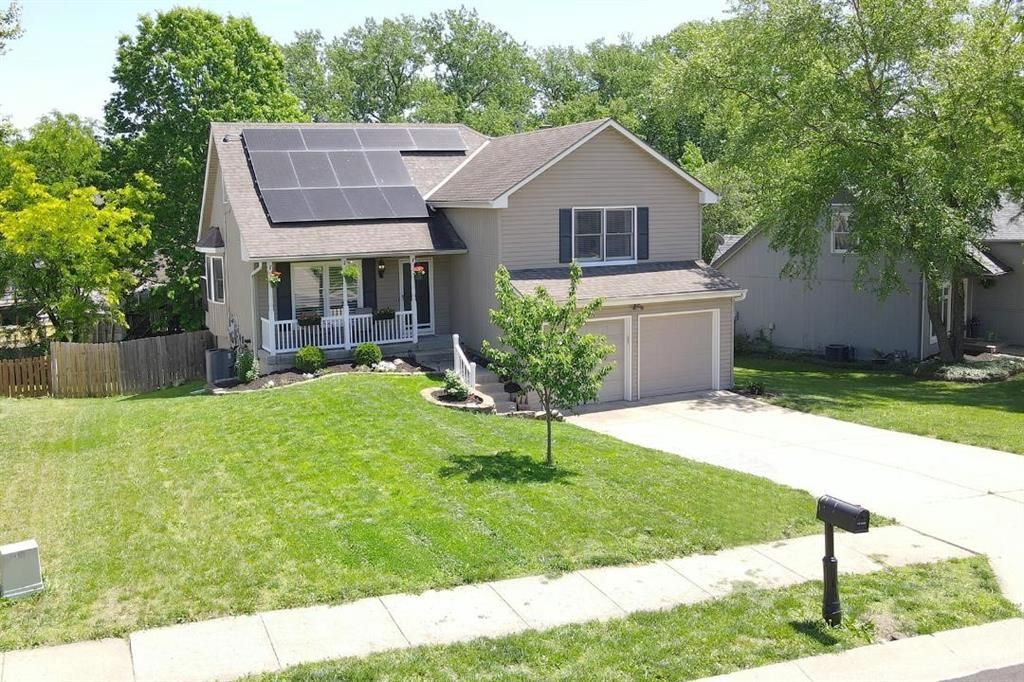8505 N Mcdonald Avenue, Kansas City, MO 64153 Main Photo