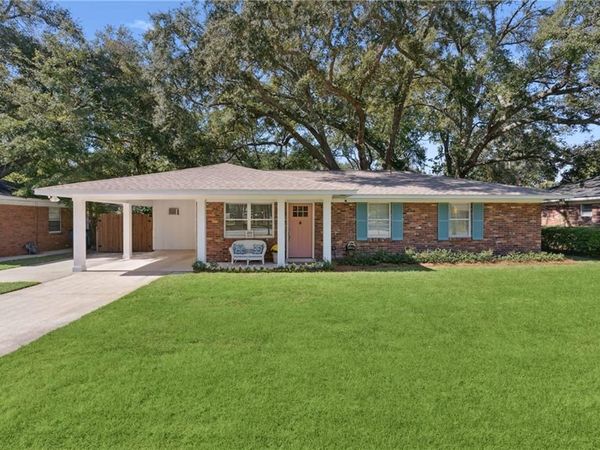 907 Mallery Street , St Simons Island, GA 31522