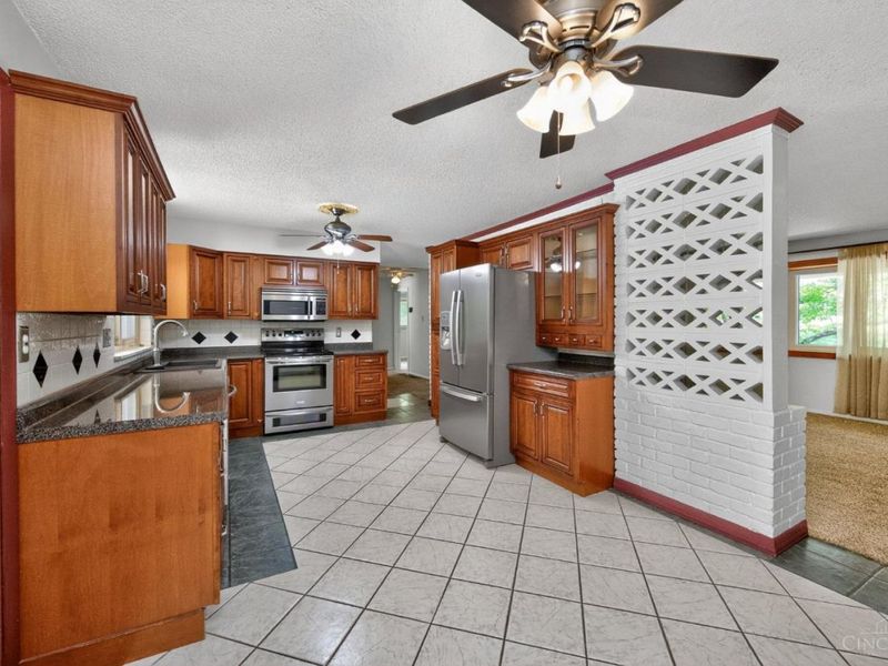 933 Robin Hill Drive, New Richmond, OH 45157 Photo 12