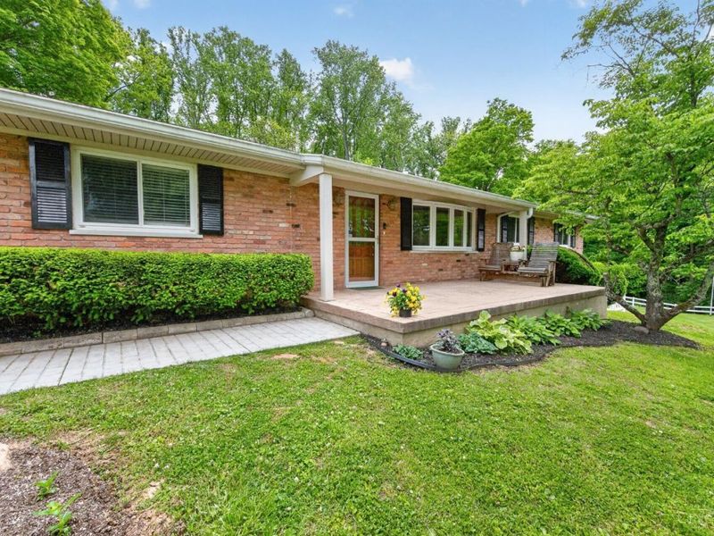 933 Robin Hill Drive, New Richmond, OH 45157 Photo 3