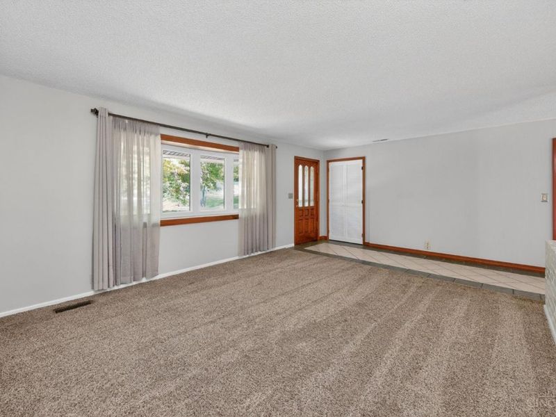 933 Robin Hill Drive, New Richmond, OH 45157 Photo 7