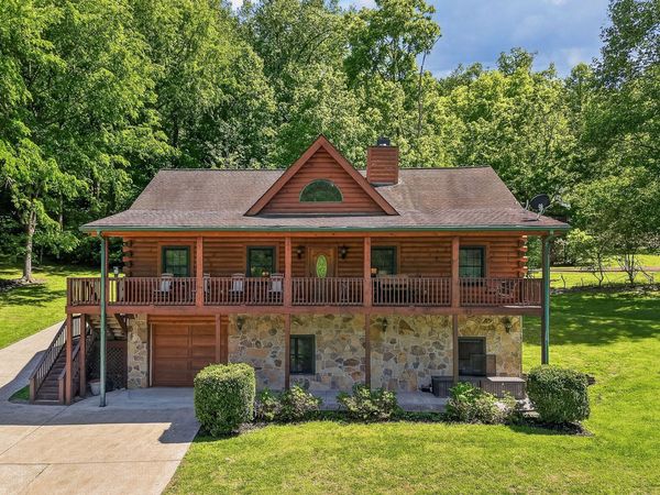 110 Baymont Dr , Lancaster, TN 38569