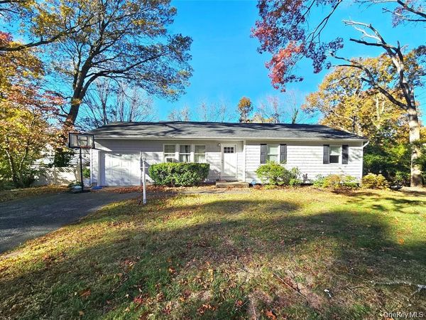 228 Hudson Avenue , Lake Grove, NY 11755