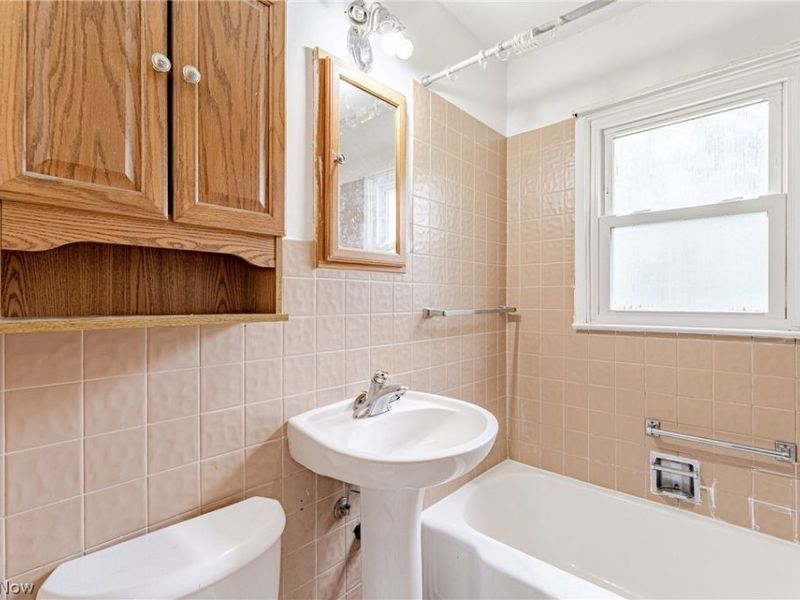 106 E Dresden Avenue, Akron, OH 44301 Photo 10