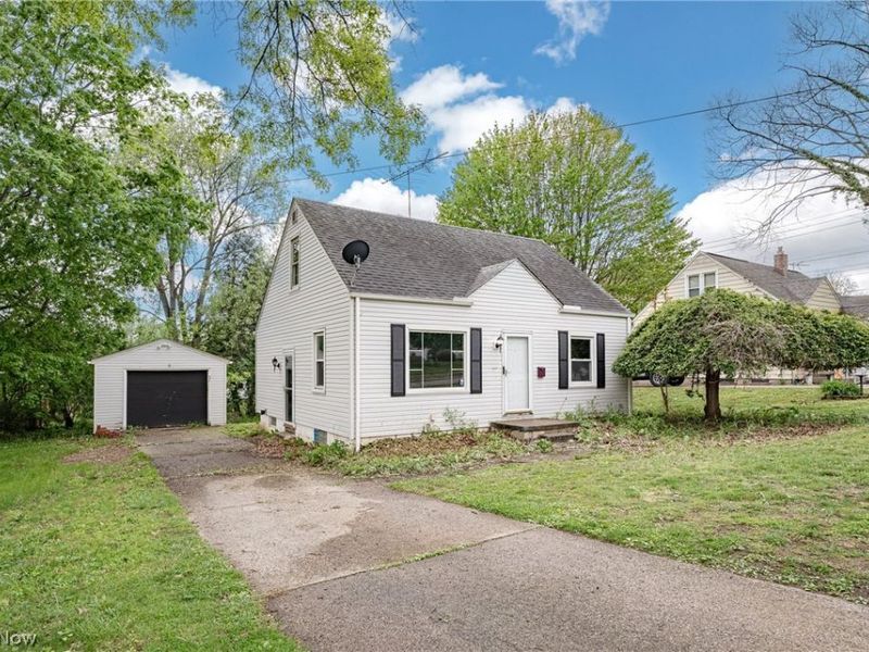 106 E Dresden Avenue, Akron, OH 44301 Photo 2
