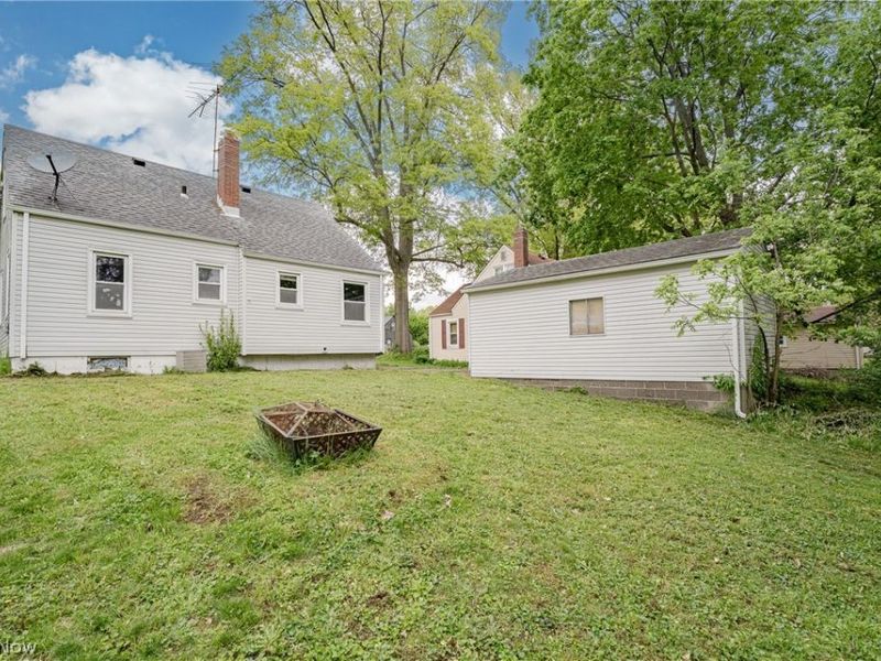 106 E Dresden Avenue, Akron, OH 44301 Photo 22