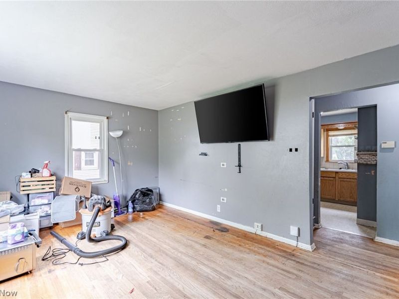 106 E Dresden Avenue, Akron, OH 44301 Photo 3