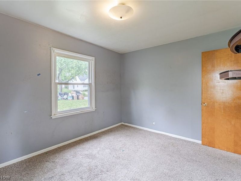 106 E Dresden Avenue, Akron, OH 44301 Photo 9