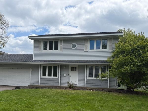 8217 28th Avenue N, New Hope, MN 55427