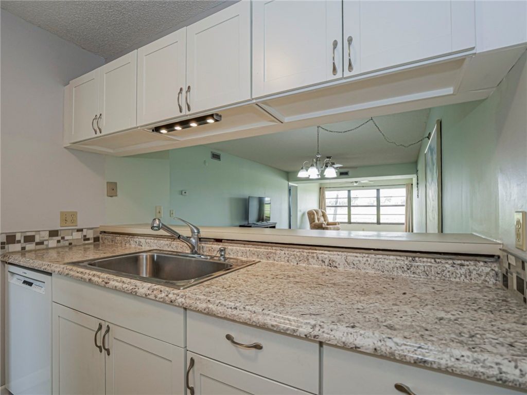23 Plantation Drive, Unit 102, Vero Beach, FL 32966 Photo