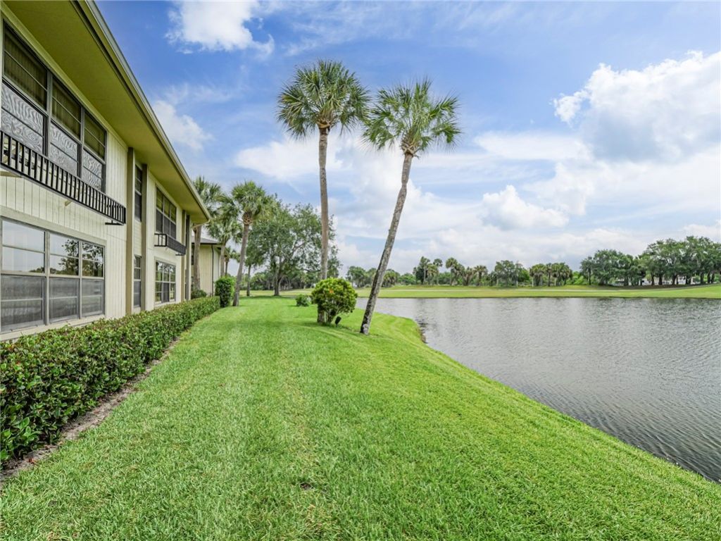 23 Plantation Drive, Unit 102, Vero Beach, FL 32966 Photo