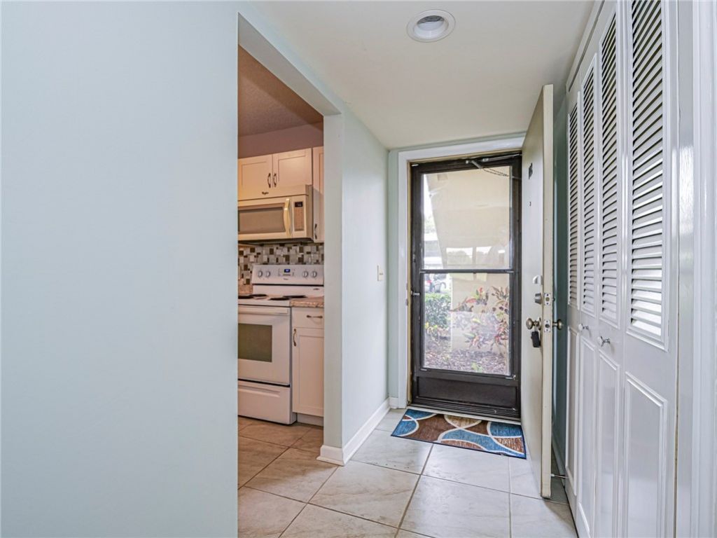 23 Plantation Drive, Unit 102, Vero Beach, FL 32966 Photo