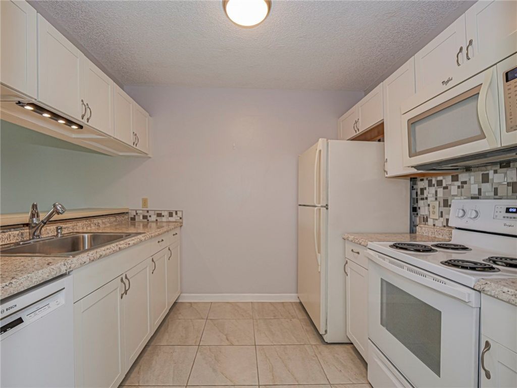 23 Plantation Drive, Unit 102, Vero Beach, FL 32966 Photo