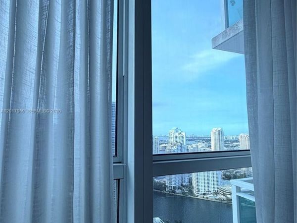 950 Brickell Bay Dr , Unit 4208, Miami, FL 33131