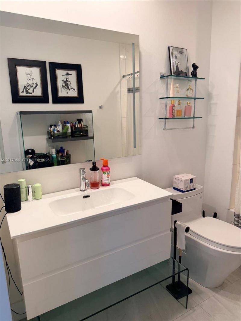 950 Brickell Bay Dr , Unit 4208, Miami, FL 33131 Photo
