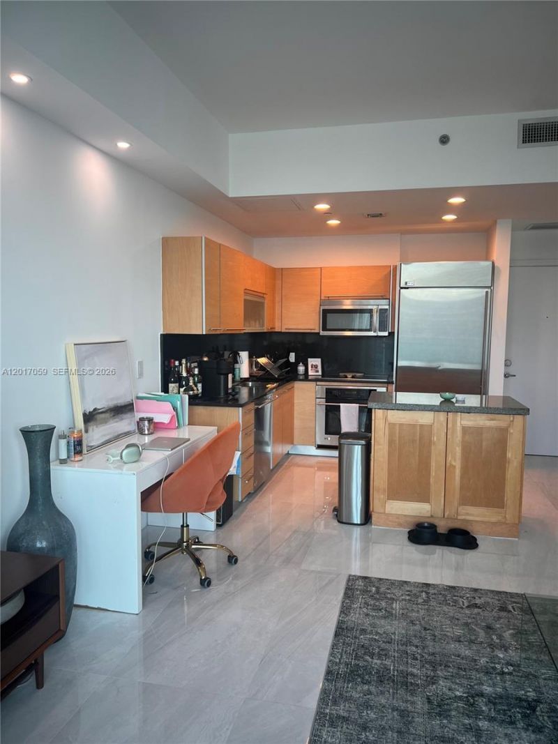 950 Brickell Bay Dr , Unit 4208, Miami, FL 33131 Photo