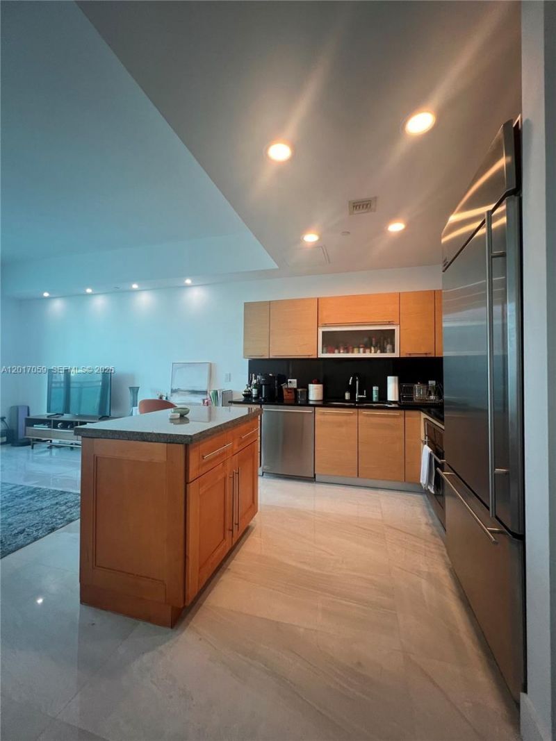 950 Brickell Bay Dr , Unit 4208, Miami, FL 33131 Photo