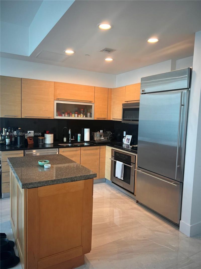 950 Brickell Bay Dr , Unit 4208, Miami, FL 33131 Photo