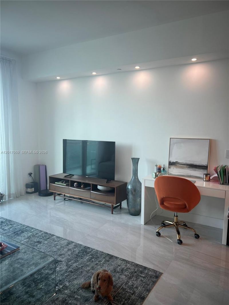 950 Brickell Bay Dr , Unit 4208, Miami, FL 33131 Photo