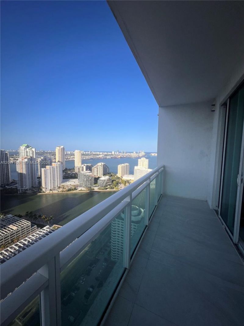 950 Brickell Bay Dr , Unit 4208, Miami, FL 33131 Photo