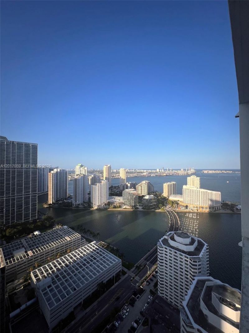 950 Brickell Bay Dr , Unit 4208, Miami, FL 33131 Photo