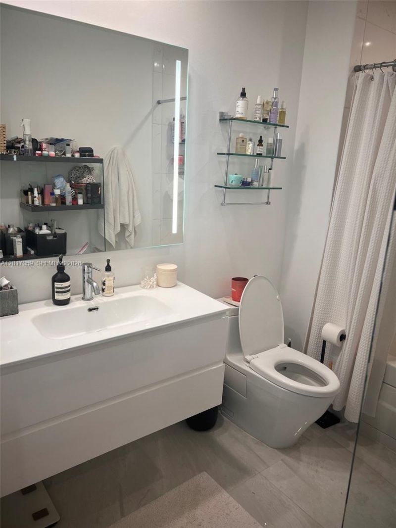 950 Brickell Bay Dr , Unit 4208, Miami, FL 33131 Photo